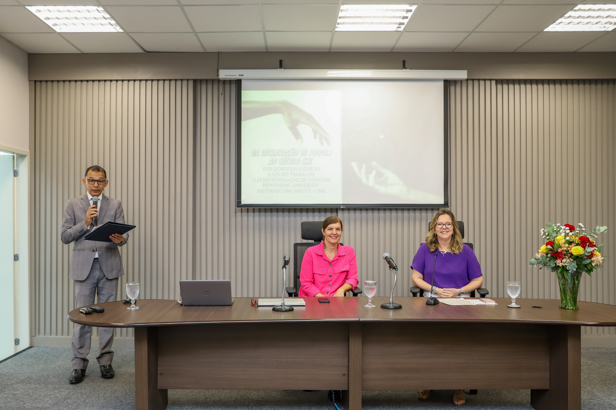 No momento, você está visualizando Especialistas debatem sobre os direitos das mulheres e os desafios para a igualdade de gênero em Seminário na EJud-15