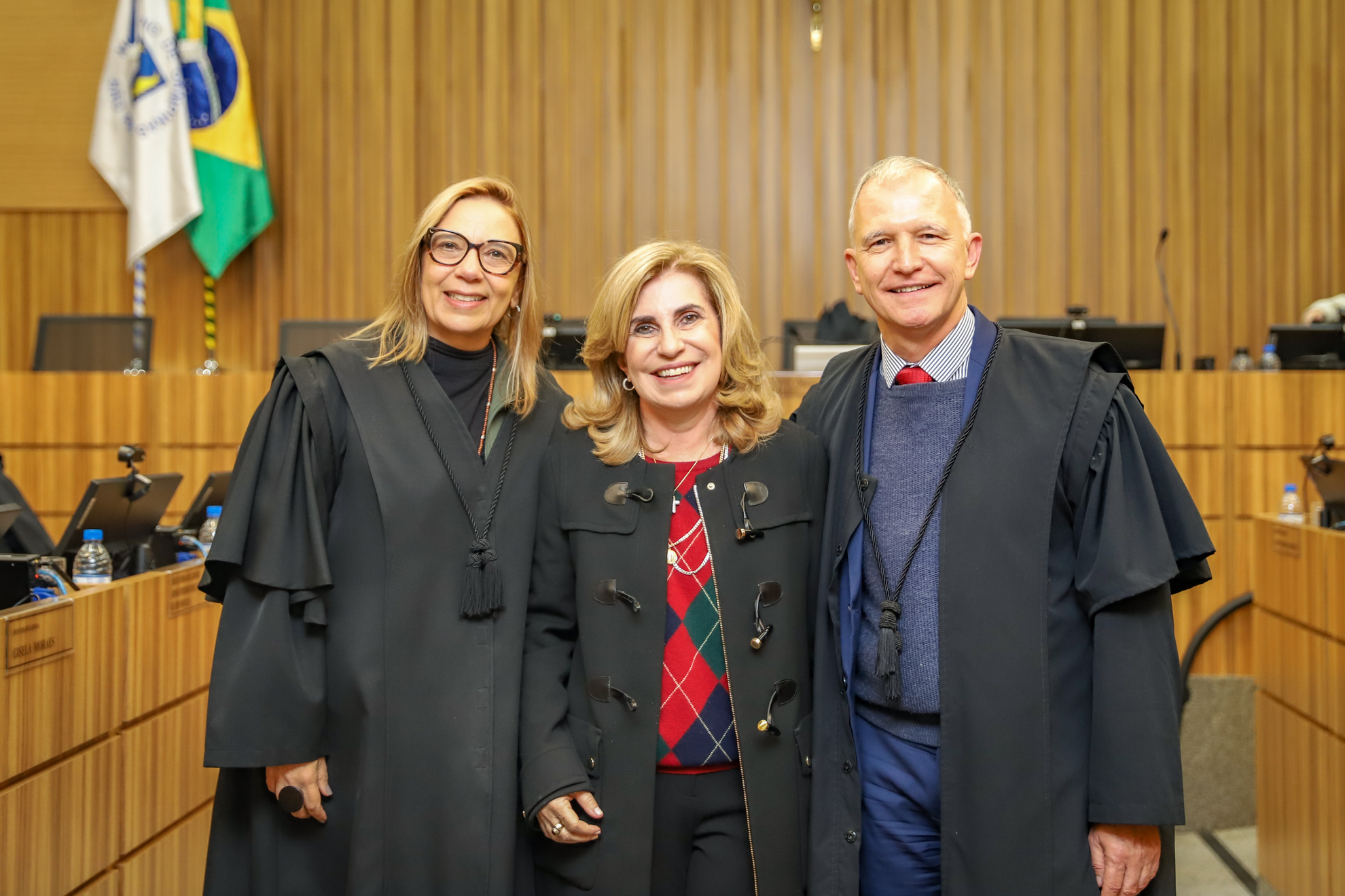 No momento, você está visualizando Desembargadores Ricardo Laraia e Rita Scagliusi participam de sua última sessão do Pleno