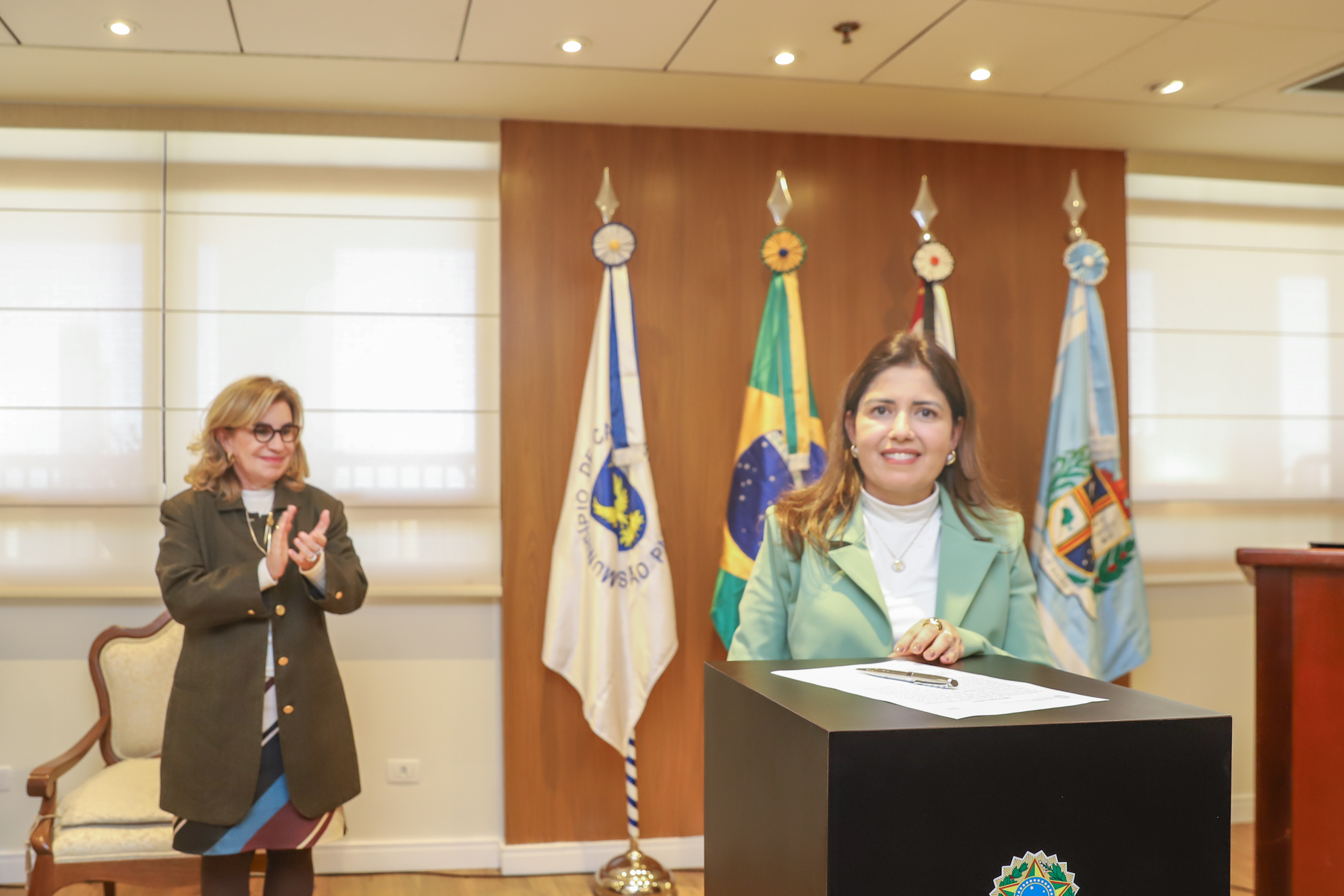 No momento, você está visualizando Juíza Mariângela Fonseca toma posse como titular da 2ª VT de Franca