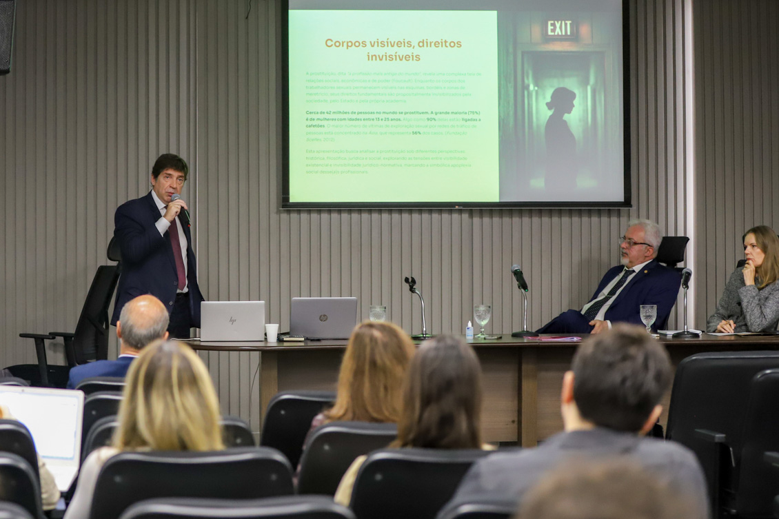 No momento, você está visualizando Evento da Ejud-15 discute proteção jurídica de trabalhadores à margem da legislação
