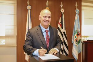 Leia mais sobre o artigo Juiz Paulo Henrique Coiado Martinez toma posse como titular da 1ª VT de Ribeirão Preto