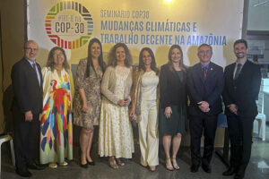 Leia mais sobre o artigo Coordenadores de comitês temáticos do TRT-15 participam em Belém do COP 30 “Mudanças Climáticas e Trabalho Decente na Amazônia”