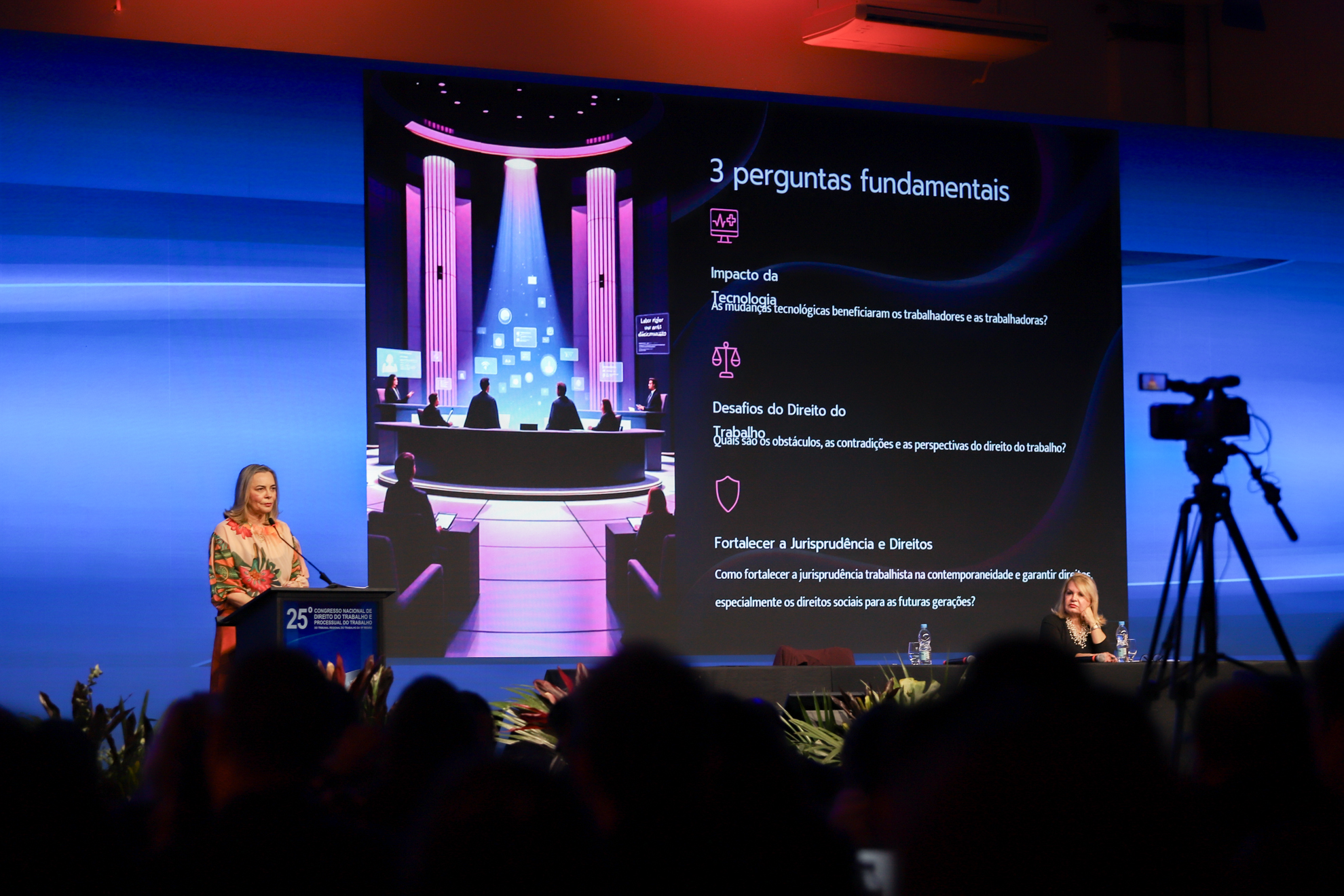 No momento, você está visualizando Reflexões sobre tecnologia e dignidade marcam conferência sobre o futuro do direito do trabalho