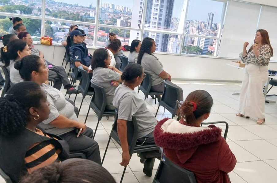 No momento, você está visualizando Fórum Trabalhista de Campinas promove roda de conversa com terceirizadas em alusão ao Outubro Rosa