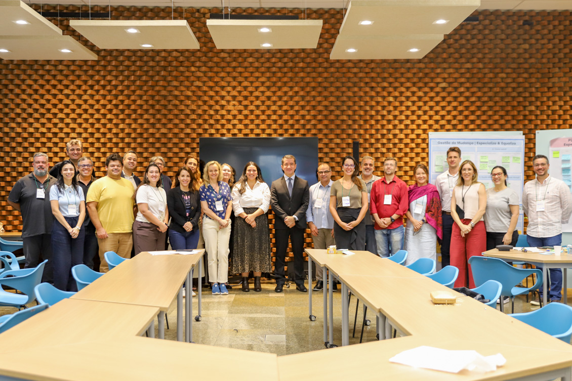 No momento, você está visualizando Corregedor Renan Ravel participa de encerramento do encontro “Desenhando o Futuro” das Secretarias Conjuntas