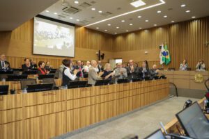 Leia mais sobre o artigo Membros da Corte rendem homenagens à desembargadora Ana Amarylis pela aposentadoria 